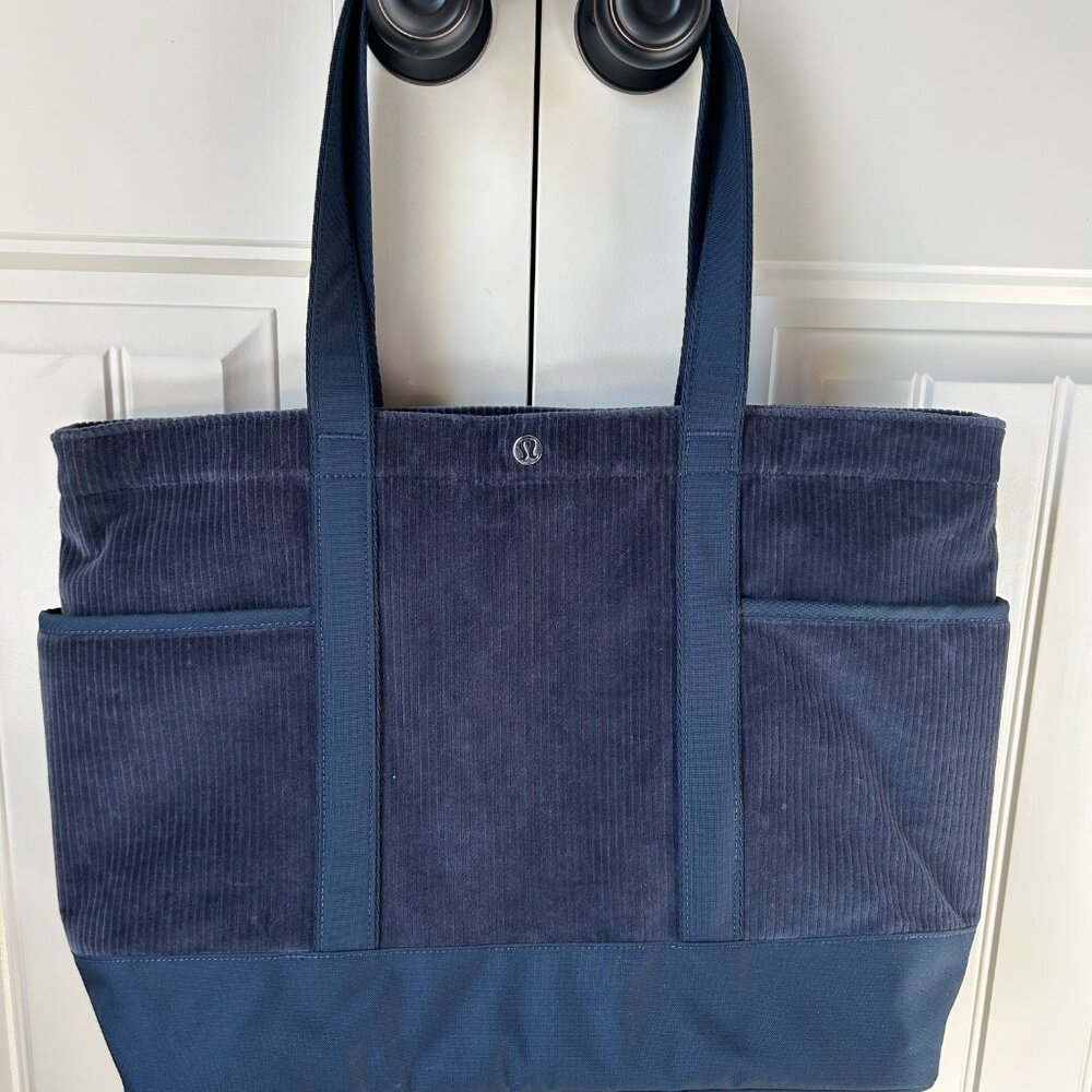NWOT Lululemon Corduroy Athletic Bag